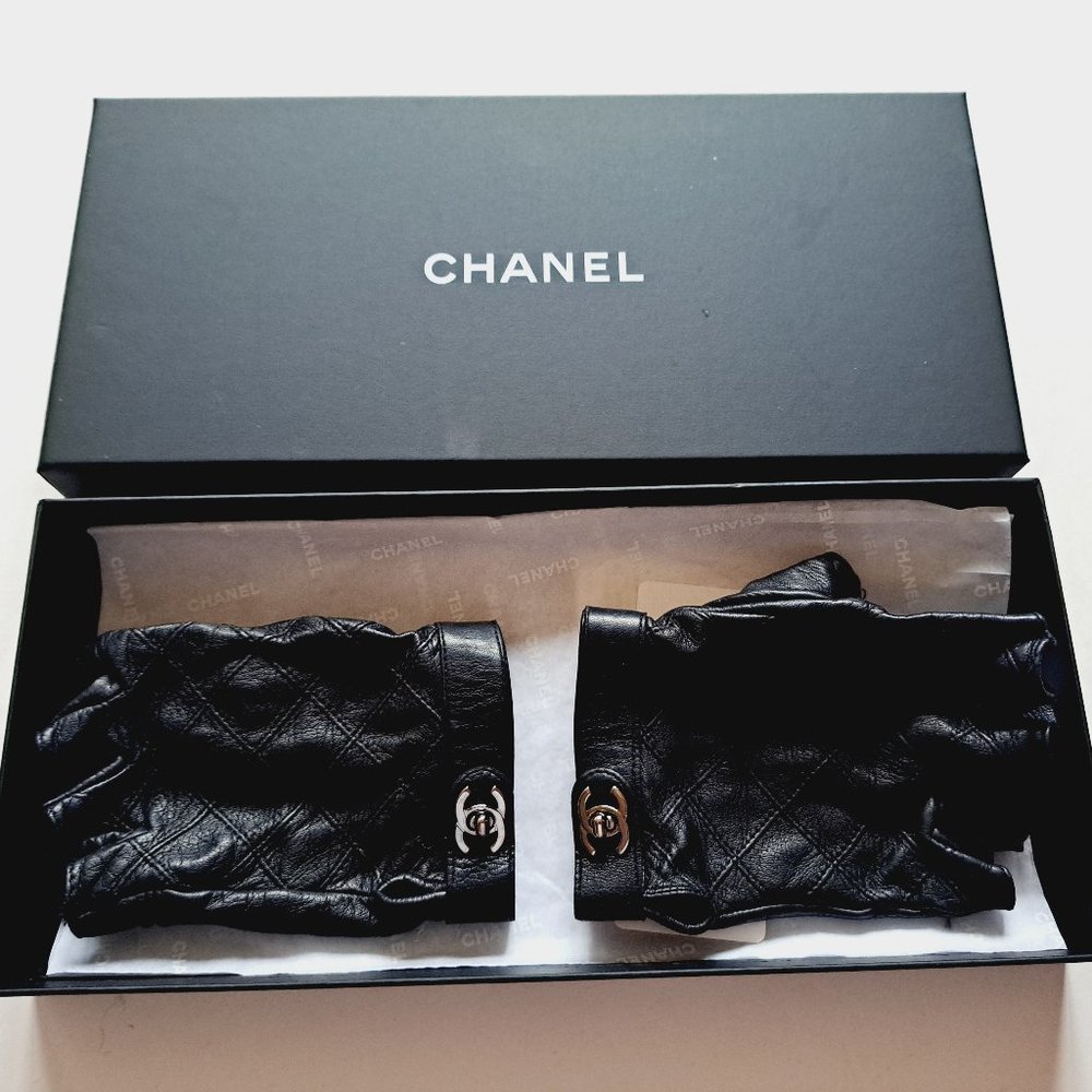 Chanel Lambskin Leather Black CC Quilted Fingerless Gloves Size 7 - Picture 12 of 12
